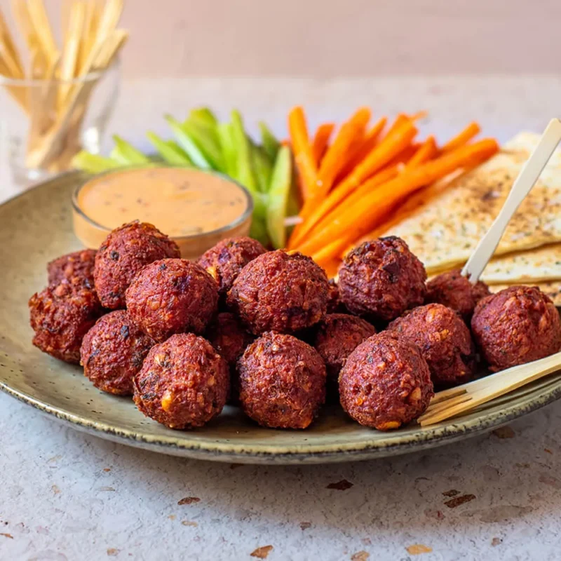 Falafel με παντζάρι σε έντονο κόκκινο χρώμα για επαγγελματική χρήση από εστιατόρια, catering, ξενοδοχεία και κάθε επιχείρηση εστίασης.